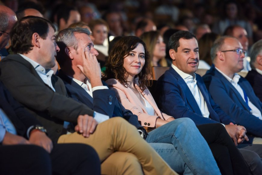 Ayuso acude al rescate de Rueda e intenta movilizar el voto exterior y frenar a Vox