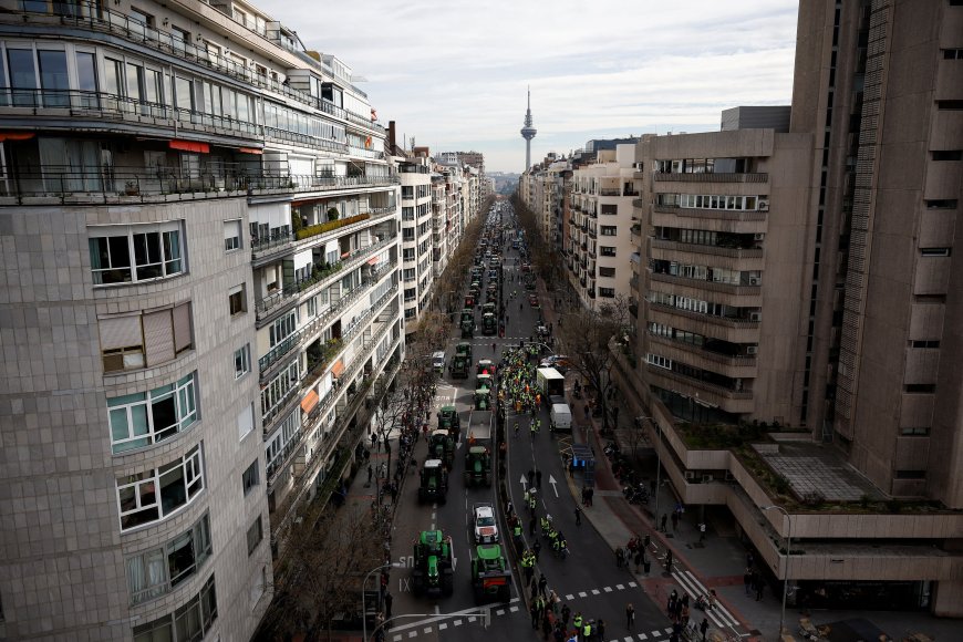 Las protestas de los agricultores, en directo | Cientos de agricultores y tractores toman el centro de Madrid en la protesta por la situación del campo