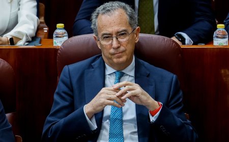 Ossorio, presidente de la Asamblea, a los diputados de Más Madrid: “Son imposibles, viven en un mundo paralelo, cállense”