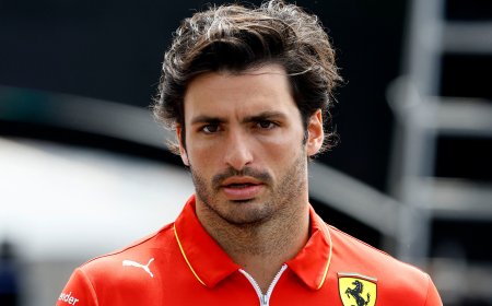 Carlos Sainz tiene que ser operado de apendicitis y se pierde el Gran Premio de Arabia Saudí