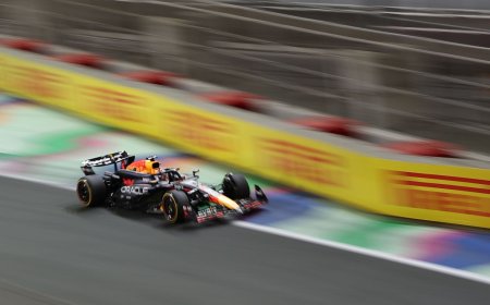 Gran Premio de Arabia Saudí, en directo | Verstappen lidera y se escapa de resto de los pilotos en Yeda