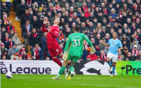 Un error de Aké empata el duelo final de Klopp y Guardiola en la Premier
