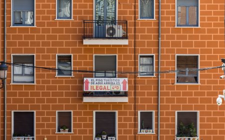 Puente de Vallecas, Latina, Salamanca y Carabanchel pierden más de 3.000 hogares por los pisos turísticos en 10 años
