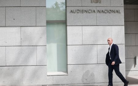 Luis Rubiales, de nuevo a un paso del banquillo por el beso no consentido a Jenni Hermoso