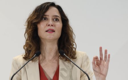Pulso de Sánchez con Ayuso por las leyes trans y contra la LGTBIfobia de Madrid: o da marcha atrás o al Constitucional