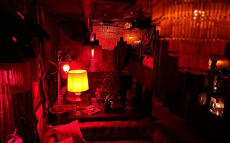 Satán, la nueva coctelería que busca recuperar el antiguo cabaret de Neruda