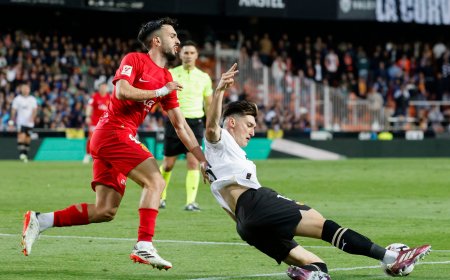 La defensa del Mallorca logra contener al Valencia
