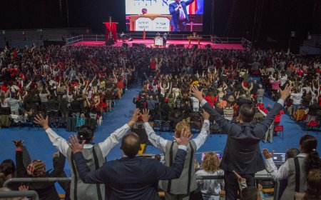 Macedo, el millonario predicador brasileño que ‘cura’ inválidos y enfermos de cáncer en Madrid