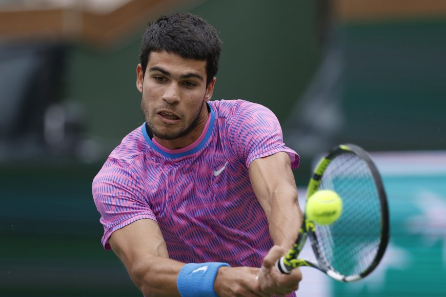 Alcaraz desarma a Sinner y accede a la final de Indian Wells