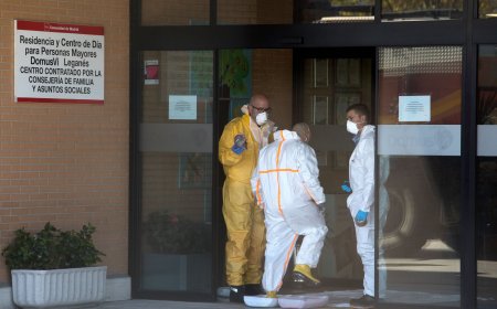 Madrid perdona deudas de la pandemia a bares con tragaperras y terrazas, pero no a los muertos en residencias