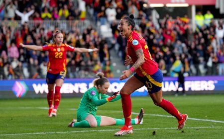 España reacciona a tiempo ante República Checa y enfila la Eurocopa (3-1)