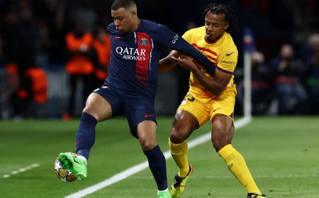 Koundé, de llamar la atención por su ‘look’ a frenar a Mbappé