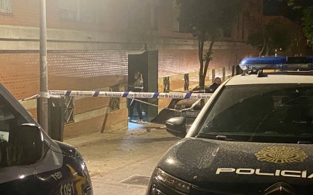 Tiroteado un hombre en un portal en Puente de Vallecas: “Oí los disparos, pero pensé que eran petardos”