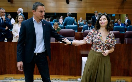 El Constitucional admite el recurso del PSOE contra la ley de Ayuso para controlar los organismos fiscalizadores de Madrid