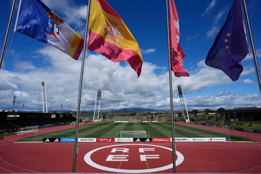 Así se amañó el contrato para reformar la Ciudad del Fútbol: “Yo te busco otra oferta”