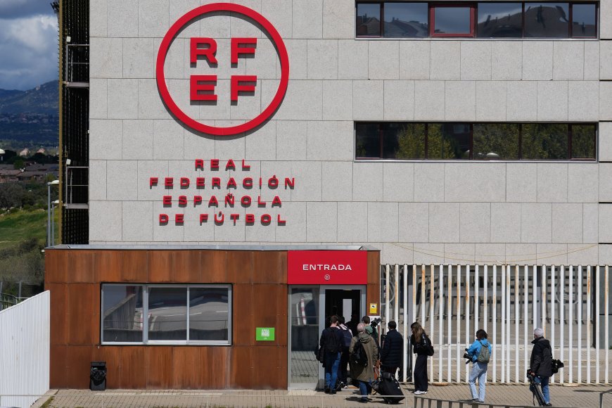 El TAD pide a la Comisión electoral que resuelva el recurso que ha paralizado las elecciones a la presidencia de la federación española de fútbol