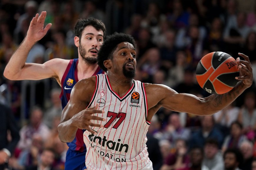 El Barcelona se enreda ante el Olympiacos