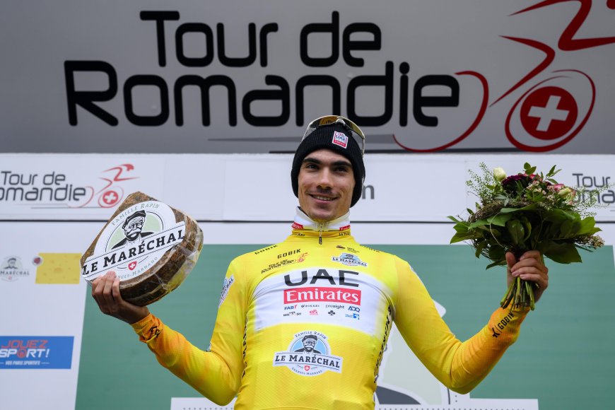 Juan Ayuso, líder del Tour de Romandía después de la contrarreloj