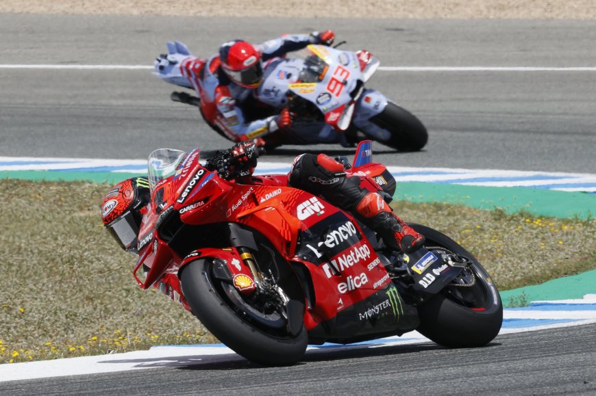 Pecco Bagnaia gana el GP de España con Marc Márquez segundo tras un magnífico duelo