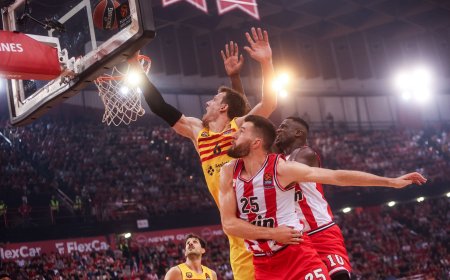 El Barça se hace grande en Grecia ante el Olympiacos