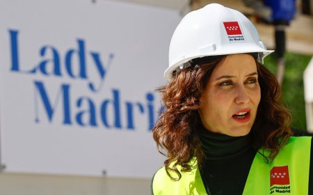 Ayuso marca perfil propio en el PP de Feijóo ante la crisis abierta por Sánchez