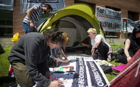 Ayuso presiona para que se prohíba un campamento propalestino en Madrid y Moreno se muestra “respetuoso” en Andalucía