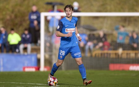 Félix Garreta, joven jugador del Betis cedido en el Amorebieta, en coma
