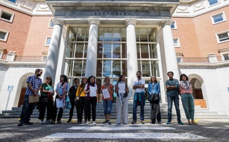 Los profesores de la Complutense llevan más de 300 firmas al Rectorado para que corte relaciones con empresas y academias cercanas a Israel