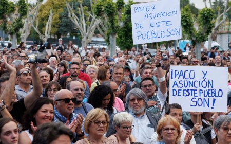 Ayuso exige al alcalde de Alpedrete (PP) que rectifique “el error” de retirar las placas de Paco Rabal y Asunción Balaguer