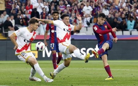 Pedri, del dolor a la alegría: El Barcelona vence al Rayo Vallecano