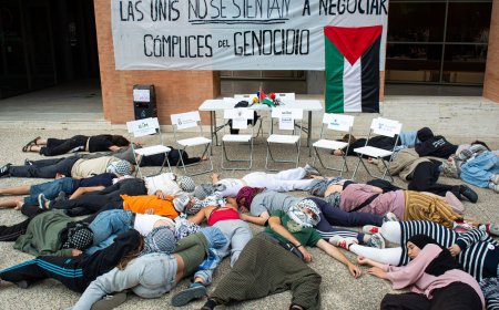 Máximo aforo e incertidumbre en la tercera semana de la acampada por Gaza en Madrid