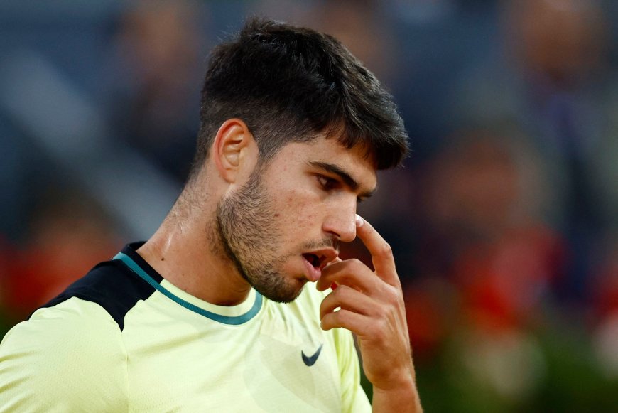 Alcaraz no jugará en Roma al resentirse del brazo