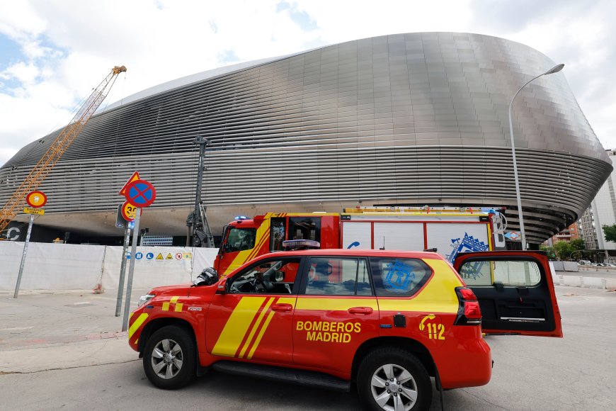 Reabierto el paseo de La Castellana de Madrid tras una fuga de gas en las obras del parking del Bernabéu