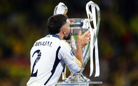 La sexta Champions de Carvajal y la escolta de su padre a caballo en Cibeles