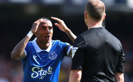 Los clubes de la Premier League votan a favor de mantener el VAR