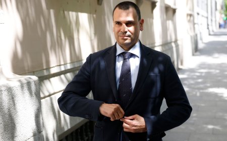 La pareja de Ayuso demanda al Ayuntamiento de Madrid por la supuesta filtración del expediente de las obras de su piso