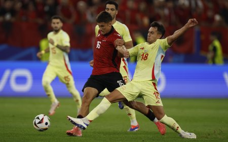 El tercero del Grupo E o el F (Eslovaquia, República Checa o Turquía), el que más opciones tiene de ser el rival de España en los octavos del próximo domingo