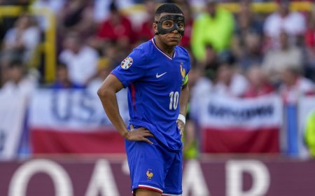 La máscara de Mbappé como portada de la Eurocopa