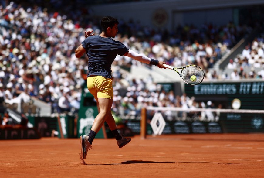 Alcaraz - Sinner, en directo: semifinales de Roland Garros | Alcaraz mejora en el segundo set, después de que Sinner ganara el primero con comodidad (6-2)