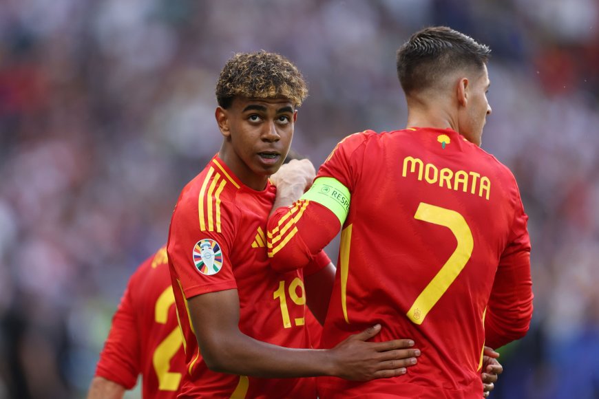España - Italia, en directo | Laporte, única novedad en la alineación de la Roja para medirse con la selección italiana