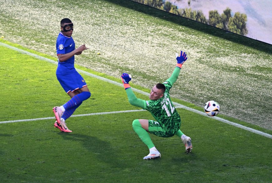 Francia - Polonia, en directo | Skorupski detiene dos mano a mano a Mbappé y evita el gol de los franceses