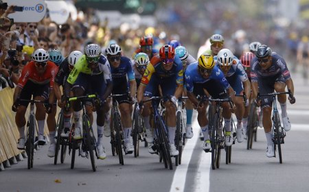 Biniam Girmay se impone en Turín, primer africano negro que gana una etapa del Tour de Francia