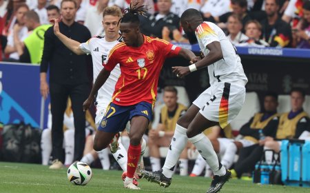 España - Alemania, en directo | La selección española y la germana empatan sin goles en la primera parte en un partido igualado