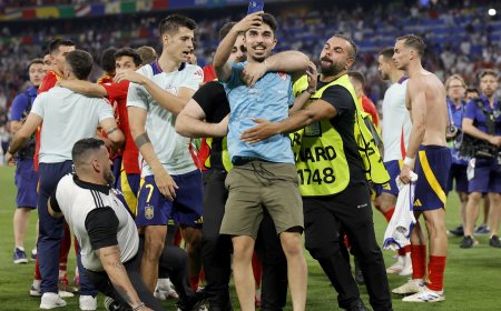 Morata, atropellado por un empleado de seguridad del estadio en plenas celebraciones por la clasificación, podrá estar en la final de Berlín