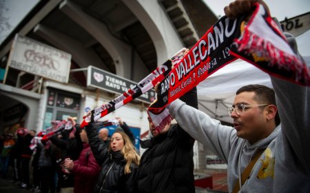 Ayuso planea obras para que el Rayo se quede en Vallecas, pero el club cree que no resuelven los problemas por los que estudia dejar el estadio