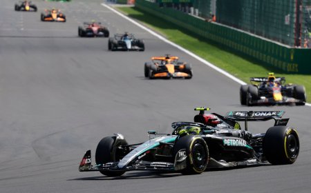 Hamilton gana en Bélgica por la descalificación de Russell