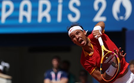 Nadal - Djokovic, en directo | El serbio doblega al español, que se despide del torneo individual en París