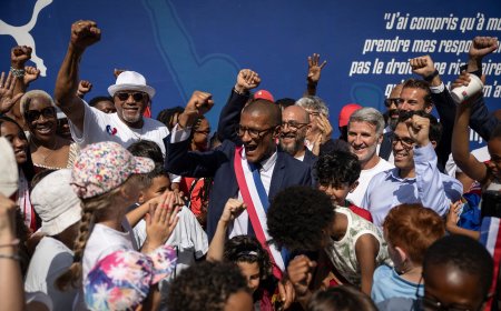 Si estos son los JJ OO de la ‘banlieue’, Karim Bouamrane es su alcalde. Y algo más