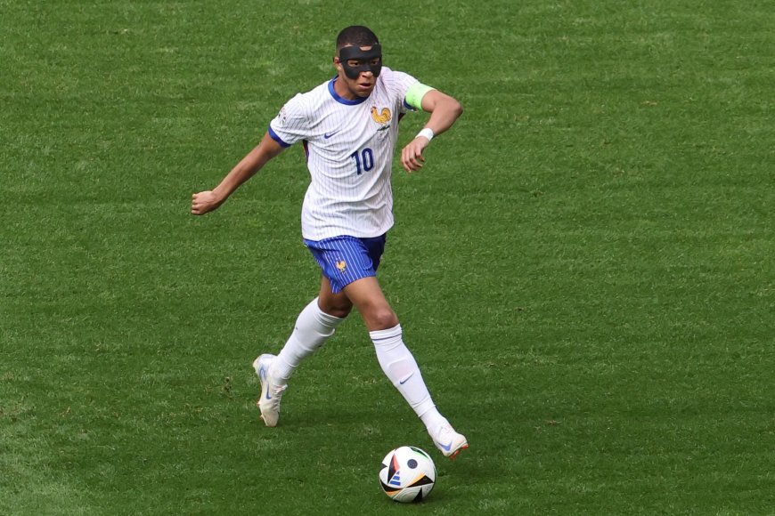 Francia - Bélgica, en directo | La selección francesa se mide con la belga en un partido muy igualado y con pocas ocasiones