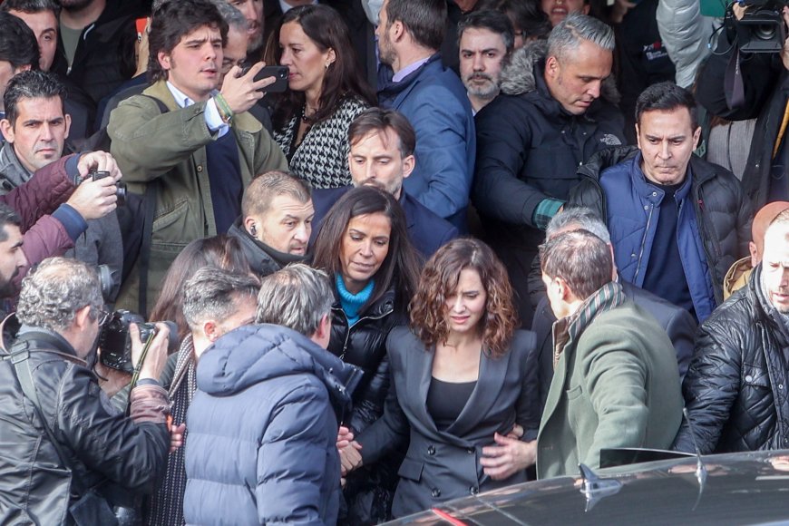El Gobierno de Ayuso quiere sancionar los escraches a políticos y las movilizaciones que interrumpan las clases en las universidades